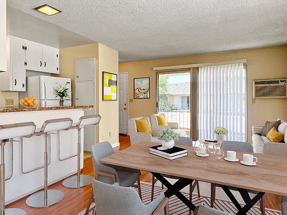 2nd image of 4047 Hamilton Ave #E07