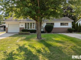 3305 39th St, Moline, IL 61265