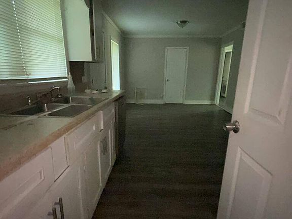 4th image of 5610 Magnolia Dr