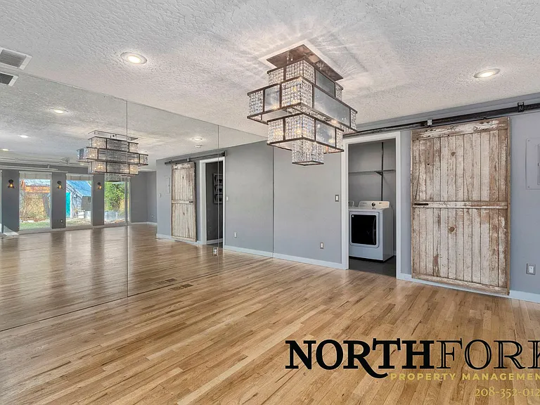2426 N Redway Rd — Photo 10