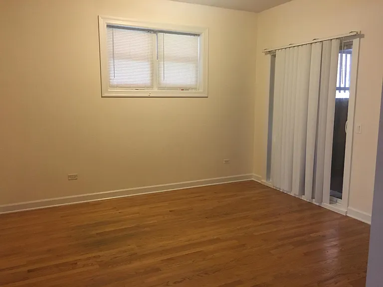 915 W Dakin St — Photo 22