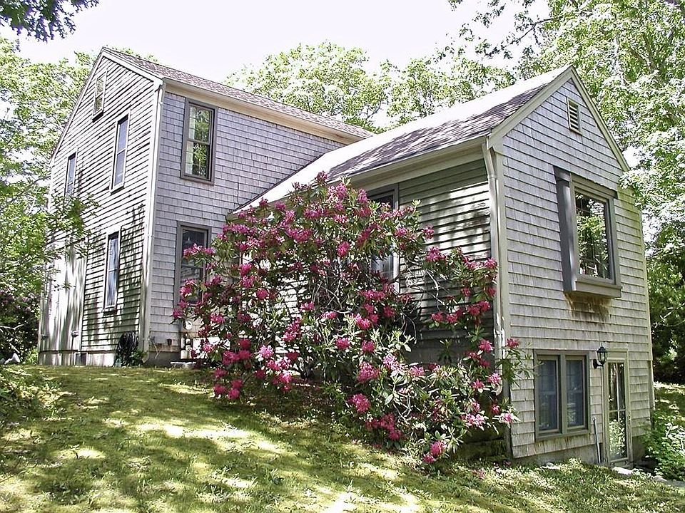 1st image of 24 Sanderson Dr