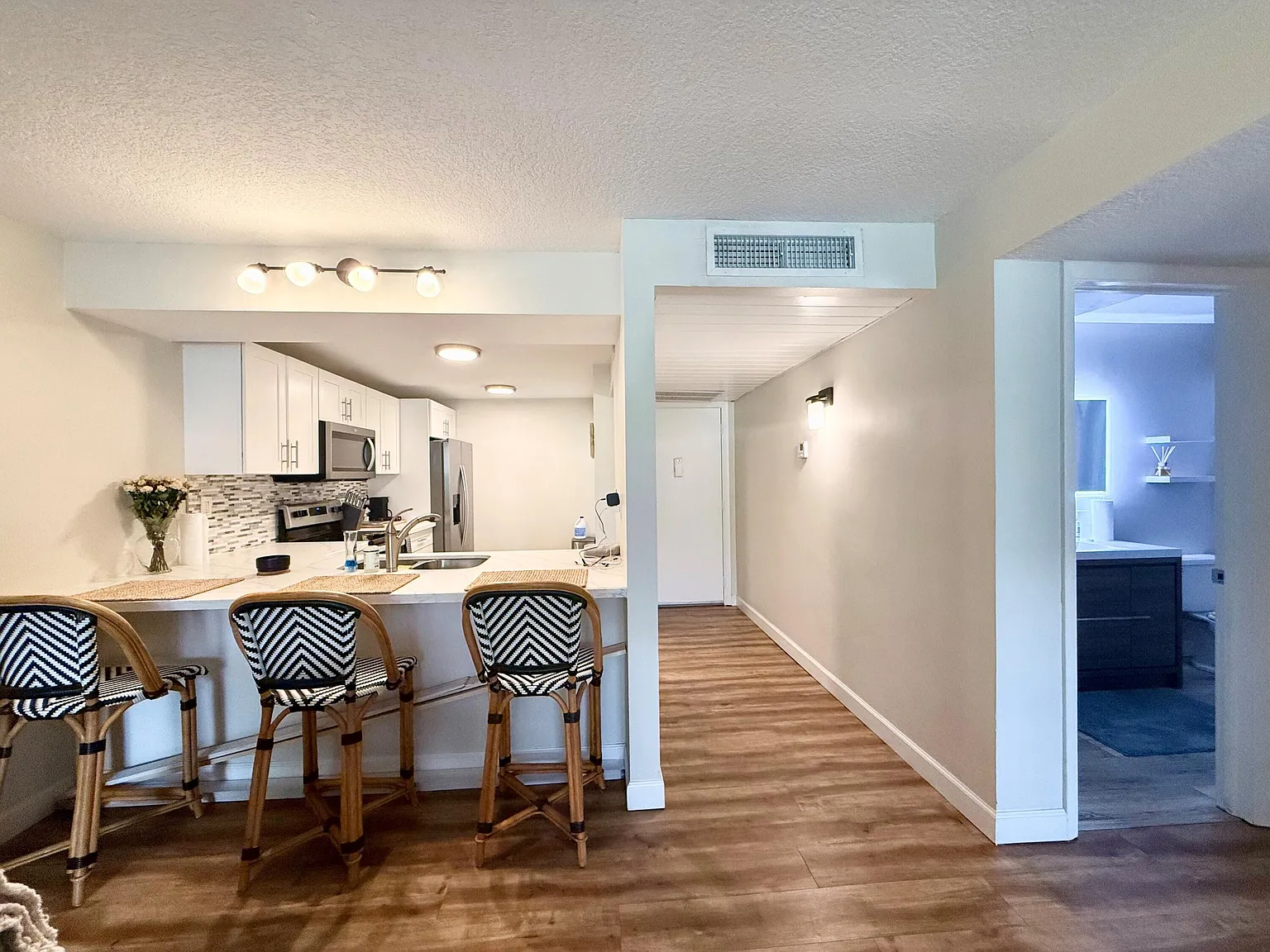 1 bed, 1.0 bath, 795 sqft, $2,200 — Photo 2