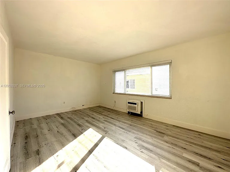 955 Bay Dr #7 — Photo 11