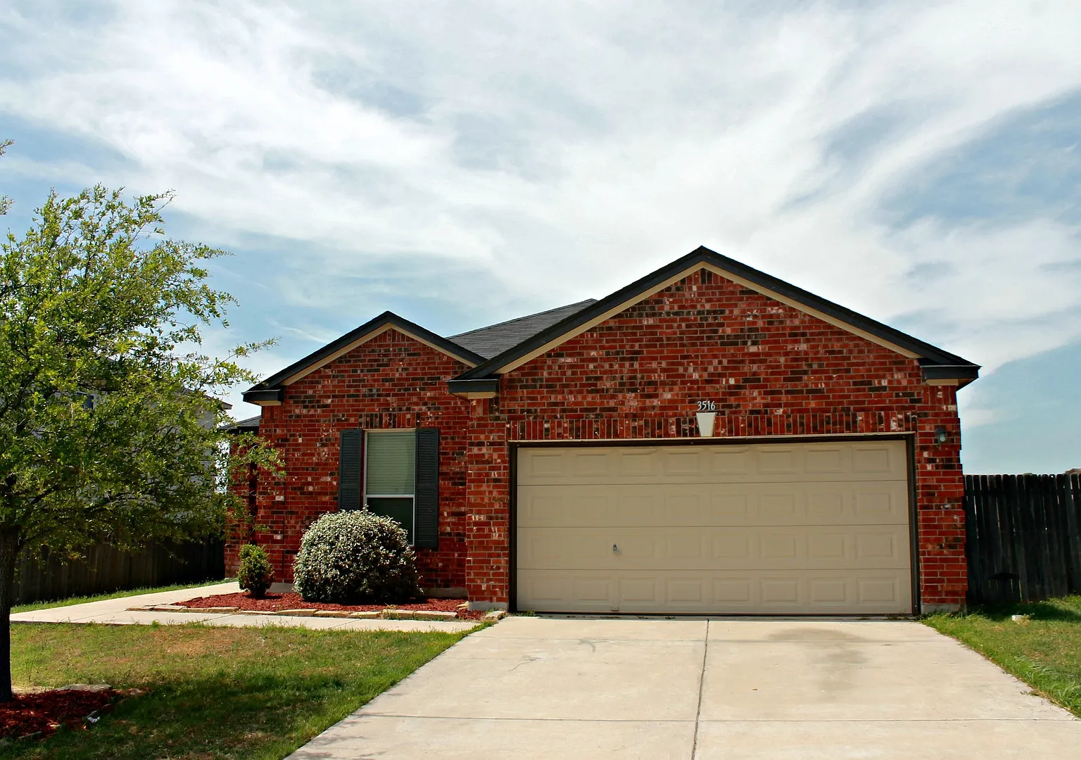 3 Bedroom, 2 Bath Home in Round Rock — Photo 3