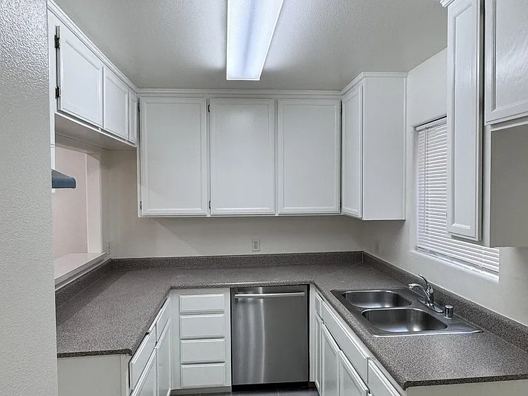 6344 Denny Ave #7 — Photo 2