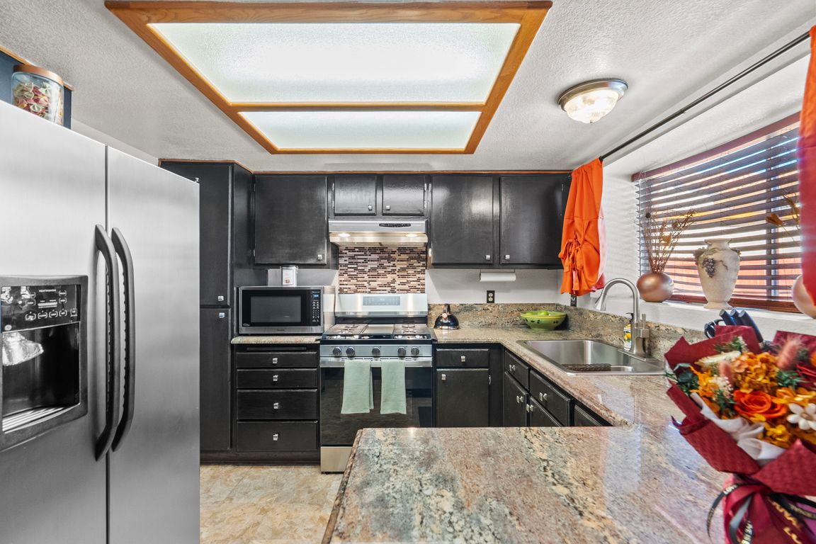 next background image