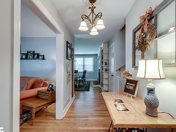 4th image of 107 Hillrose Ave