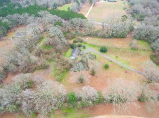 18 Big Creek Rd, Lumberton, MS 39455