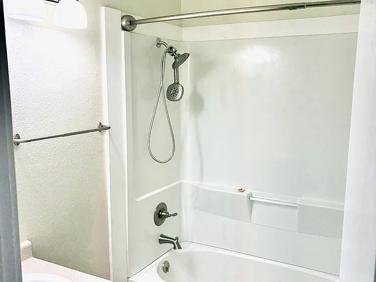 411 E Plum St #1 — Photo 10