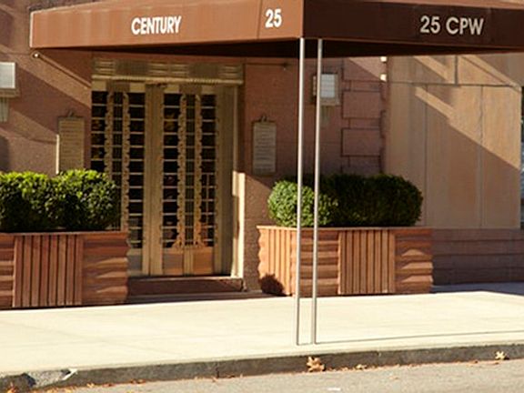 5th image of 25 Central Park W APT 19U