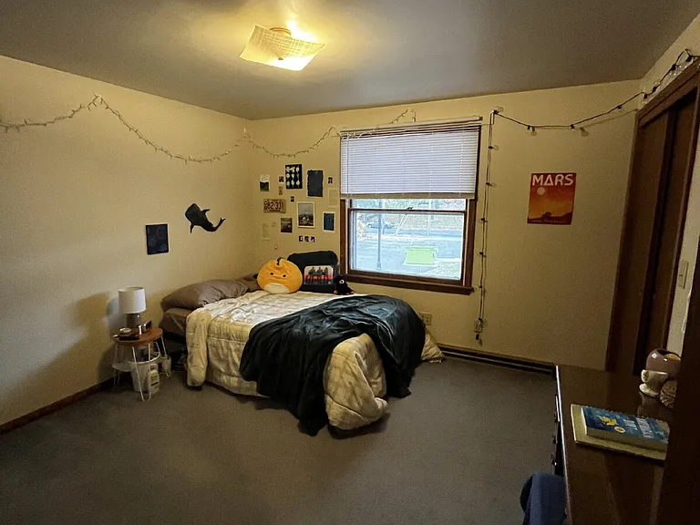 1215 State St #5 — Photo 8