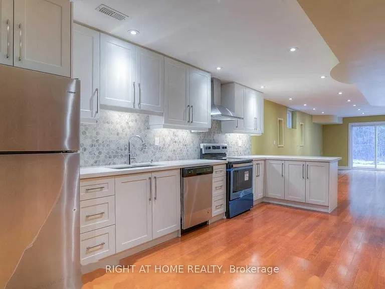 142 Ner Israel Dr #LOWER — Photo 4