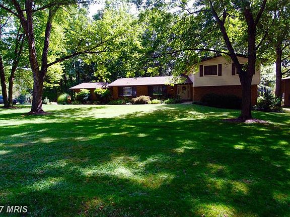 3rd image of 349 Stonehouse Dr