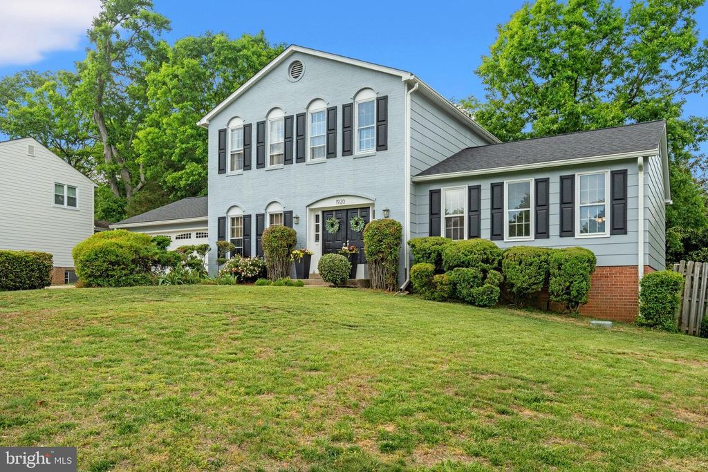 1920 Windmill Ln