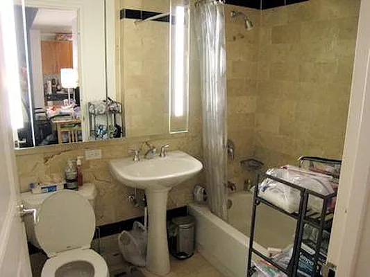 Rented by R New York | media 52