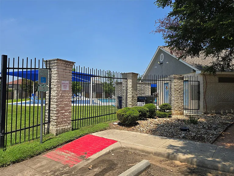 2021 Rim Rock Dr — Photo 9