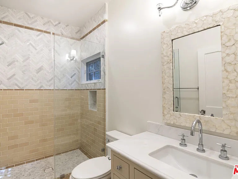 552 Wilcox Ave — Photo 22