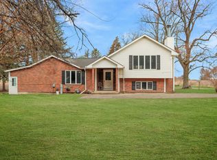 117 S County Line Rd, Maple Park, IL 60151