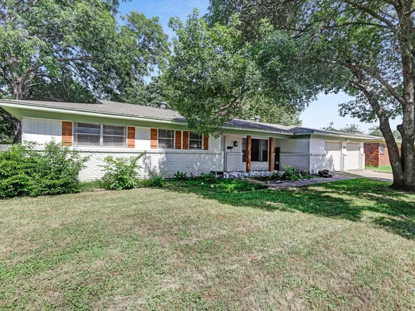 4609 Mackey Dr, North Richland Hills, TX 76180