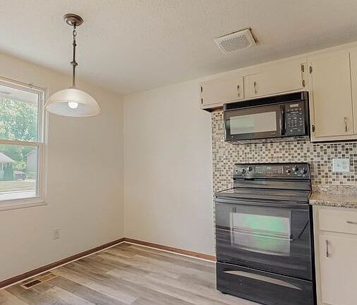 5th image of 1763 Brookfield Sq N