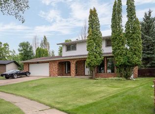 3810 N 64th St, Camrose, AB T4V 2Z2