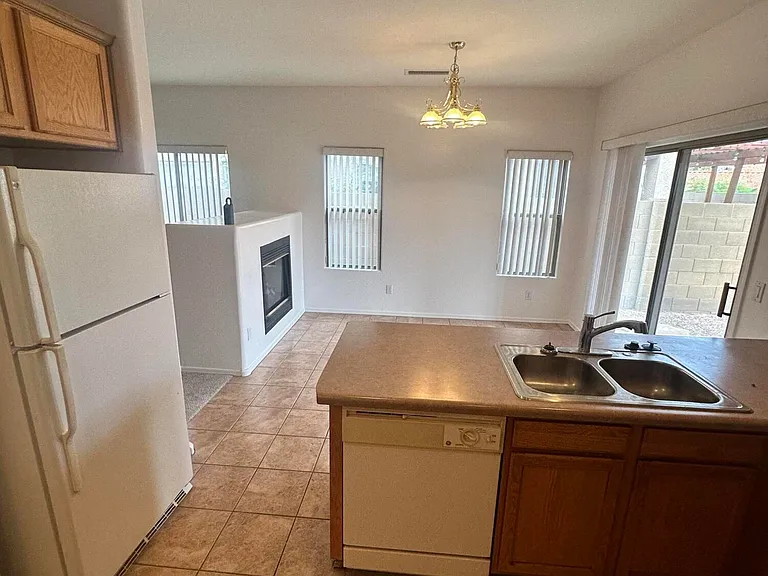 44 S Greenfield Rd #9 — Photo 3