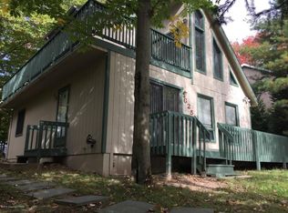 7129 Robinwood Dr, Tobyhanna, PA