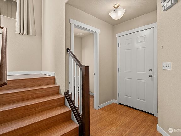 5th image of 3308 51st Court SE