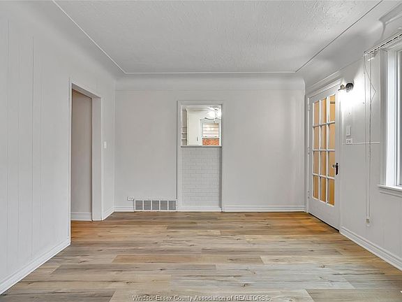 4th image of 2420 Francois Rd