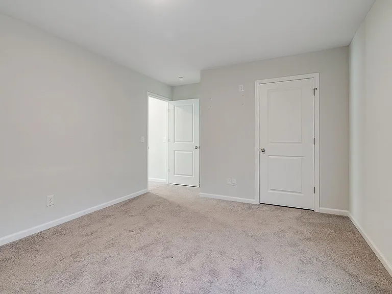 102 Spillway Ct — Photo 24