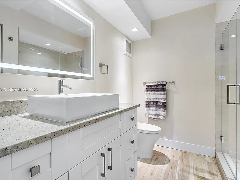 230 Lakeview Dr #106 — Photo 35