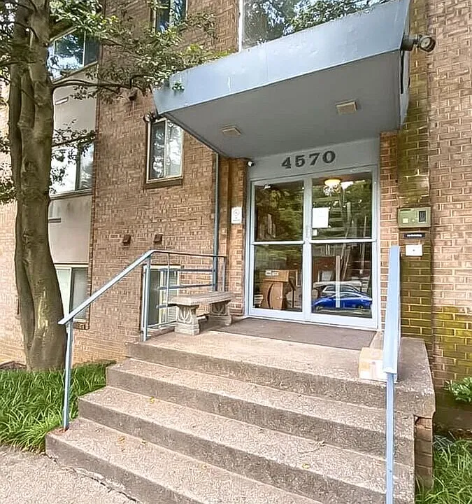 4570 Macarthur Blvd NW #202