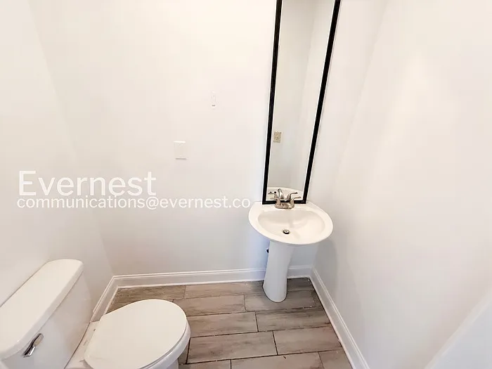 1402 Avenue E — Photo 20