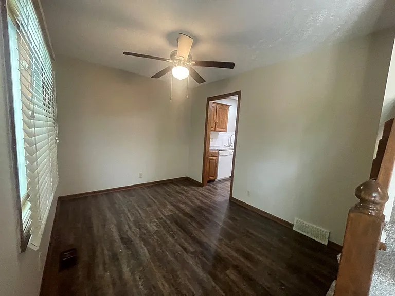 1105 Grenoble Dr — Photo 10