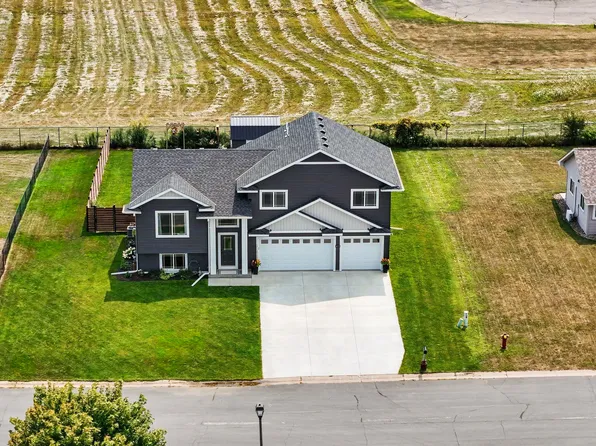 413 Highland Dr, Ellsworth, WI 54011