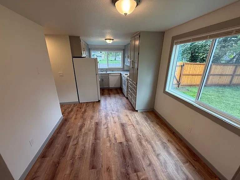720 NW Walnut Blvd — Photo 12