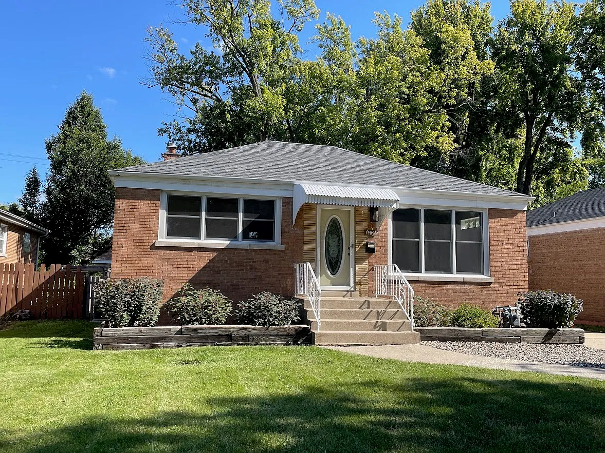 1509 N Wolf Rd photo 1