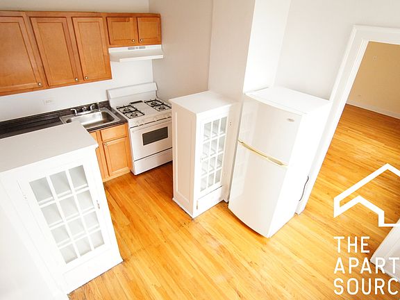 4th image of 2737 N Spaulding Ave APT 214