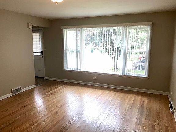 3rd image of 9141 Parkside Ave