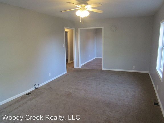 4th image of 918 Valley Dr
