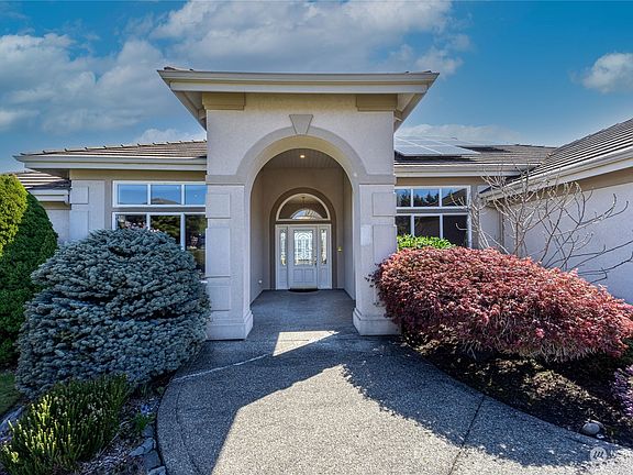 4th image of 15717 136th Avenue Ct E