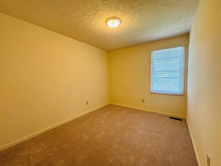 1707 Emerald St — Photo 15