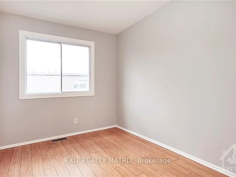 2988 Fairlea Cres — Photo 19