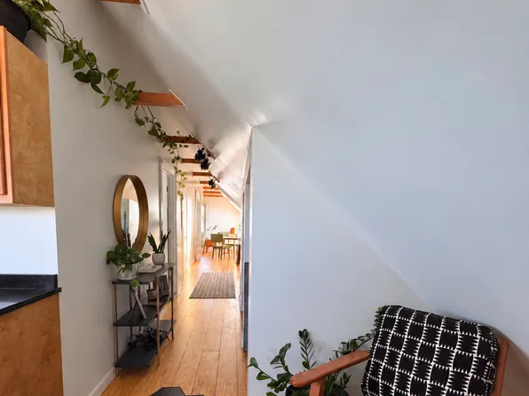 27 Meader St, Providence, RI 02909