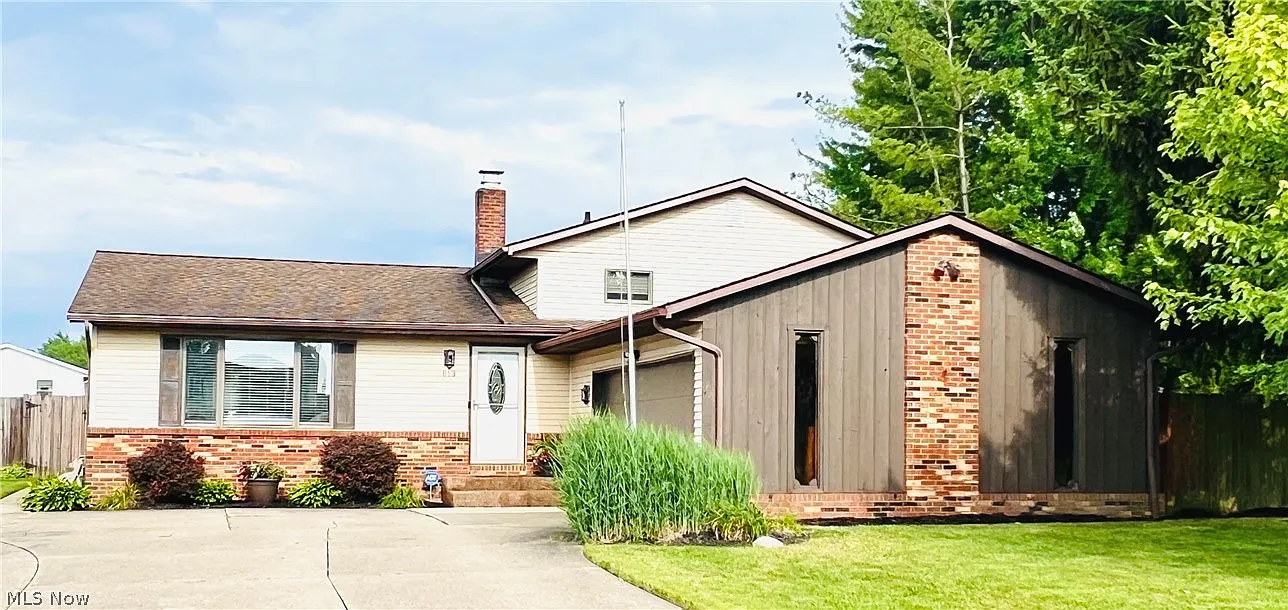 613 Carolyn Dr photo 1