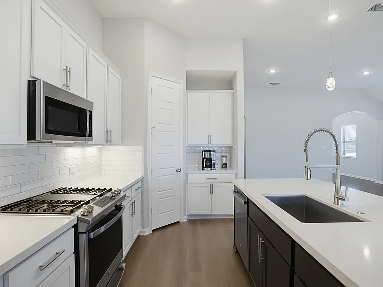 4811 Park Leaf — Photo 8
