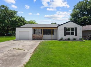 6220 East Dr, Groves, TX 77619