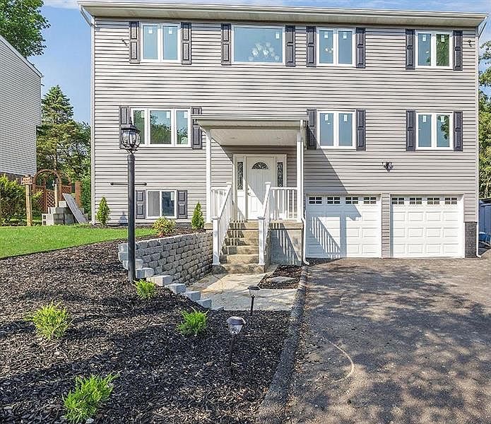 1st image of 10070 Firethorn Dr