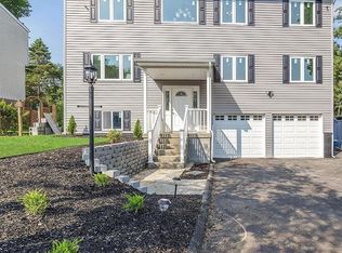10070 Firethorn Dr, North Huntingdon, PA